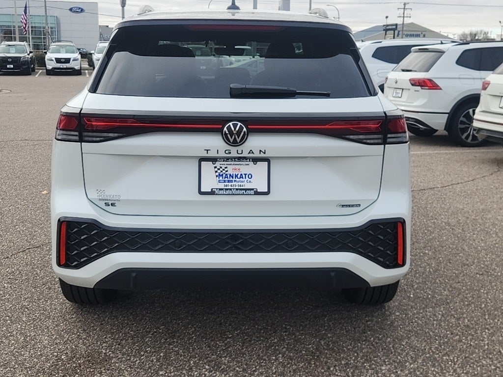 2026 Volkswagen Tiguan 2.0T SE R-Line Black