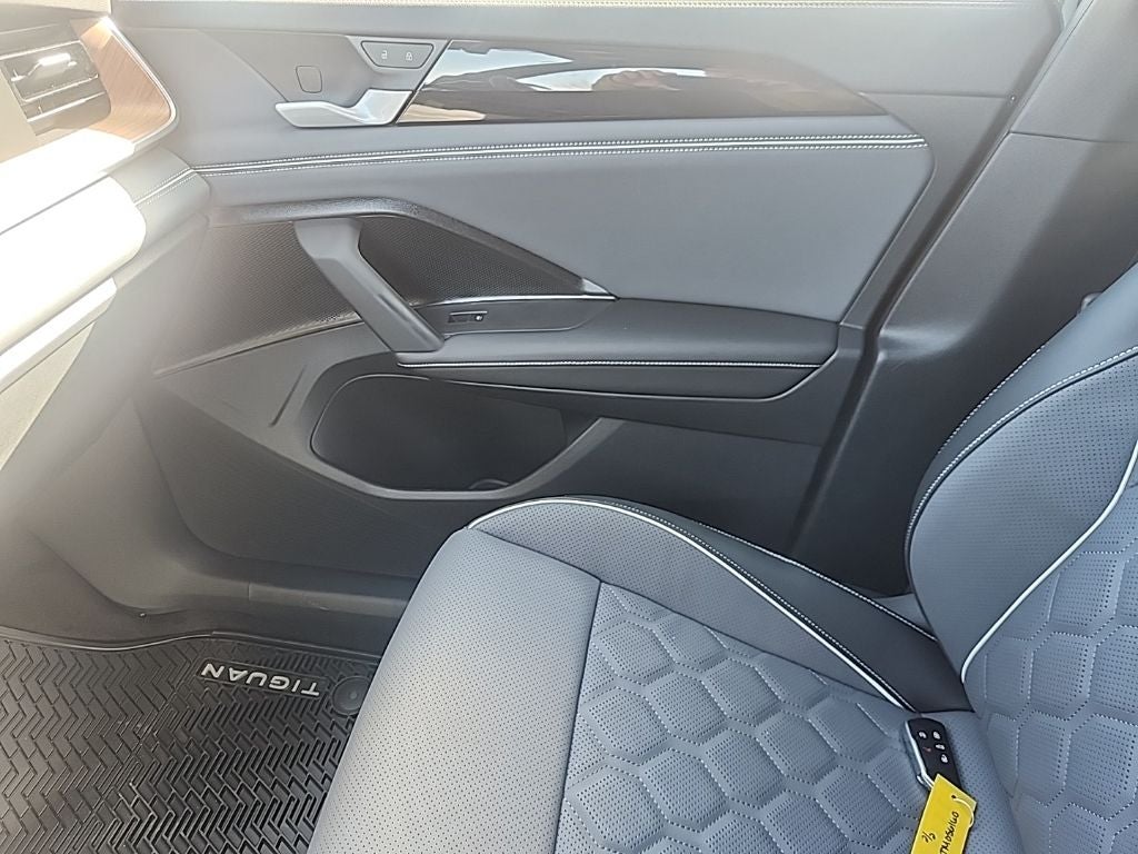 2026 Volkswagen Tiguan 2.0T SEL R-Line Turbo