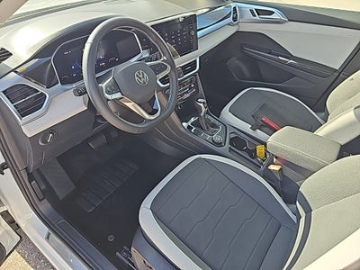 2025 Volkswagen Taos 1.5T SE