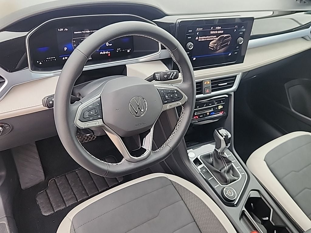 2025 Volkswagen Taos 1.5T SE