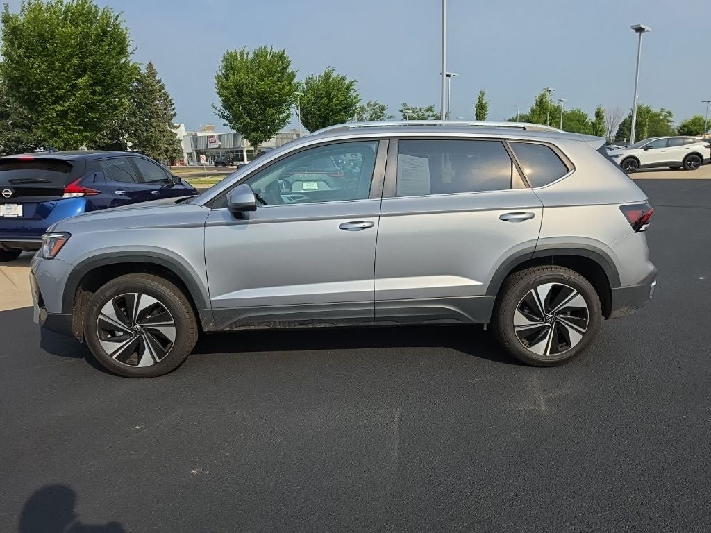 Used 2025 Volkswagen Taos SE with VIN 3VVVC7B27SM010143 for sale in Mankato, Minnesota