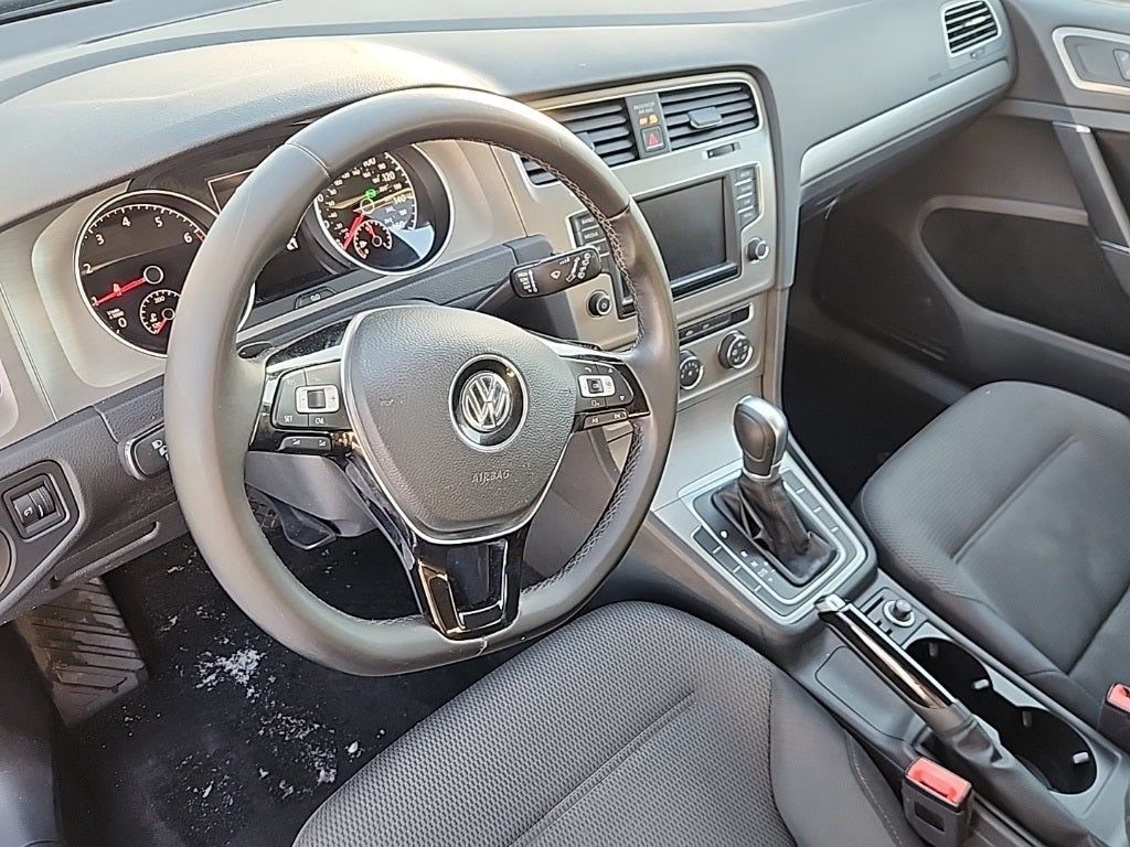 2017 Volkswagen Golf TSI S 4-Door