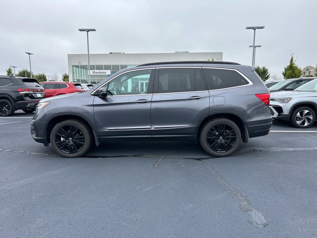 Used 2022 Honda Pilot SE with VIN 5FNYF6H23NB071986 for sale in Mankato, Minnesota