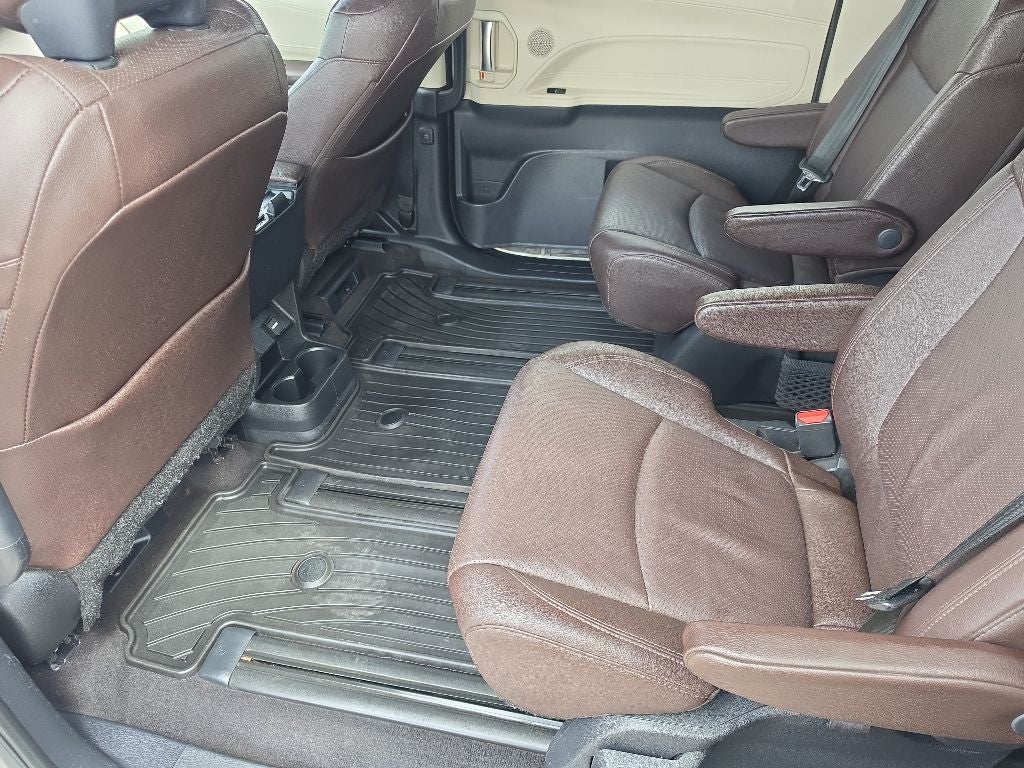2021 Toyota Sienna Platinum 7 Passenger